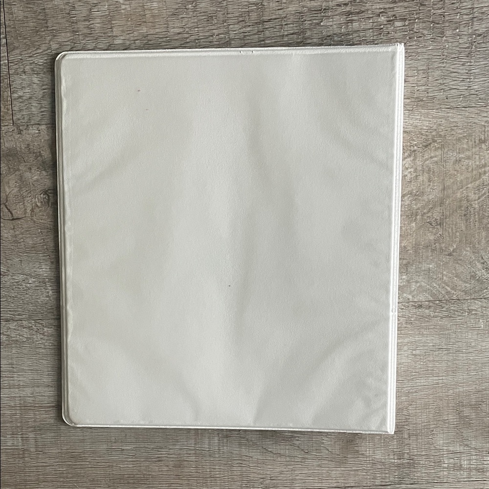 White Binder - Picture 4 of 4